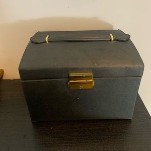 Black jewelry box